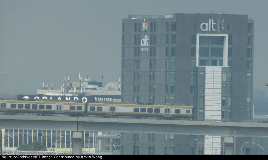 UP Express "C" unit DMU 3004